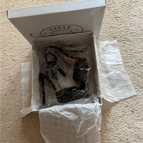 🔥♥️ NIB Steve Madden Black High Heel Suede Sandals - Picture 10 of 10